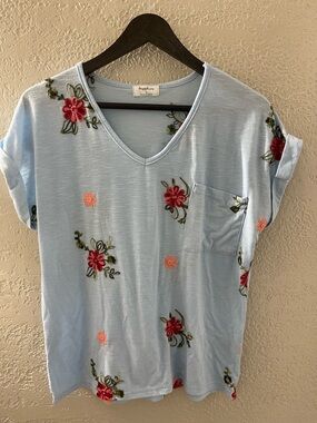 Sapphire Women’s Festive Light Blue Floral Embroidered V-Neck Pocket Tee Small